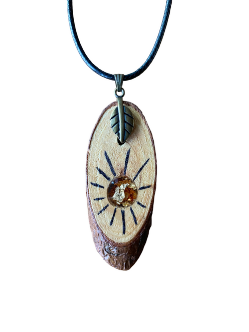 Colgante de madera con resina